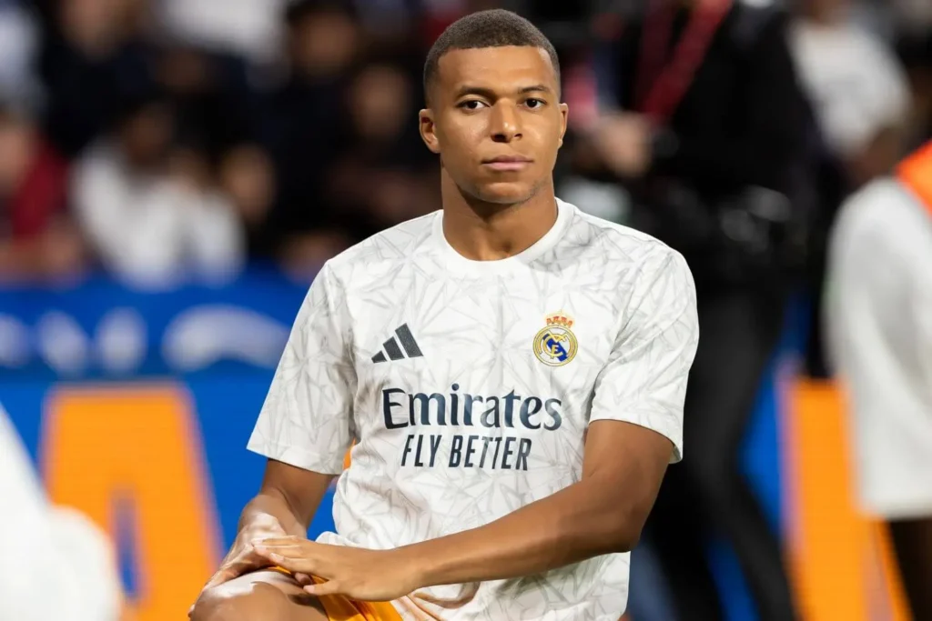 Mbappe bereitet sich auf ein Spiel vor